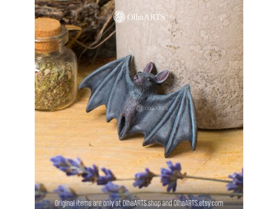 Halloween Bat Magnet / Brooch / Pendant