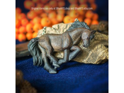 Running Horse: Pendant / Brooch / Magnet