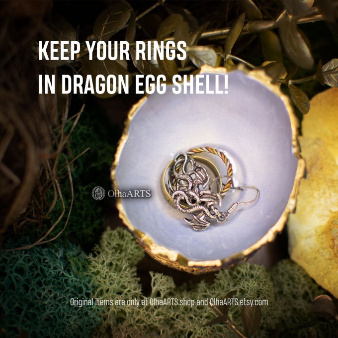 Dragon Egg Shall holder for dragon eggs or jewelry