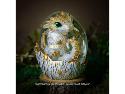 Dream Glider Dragon Egg in Golden Pearl color